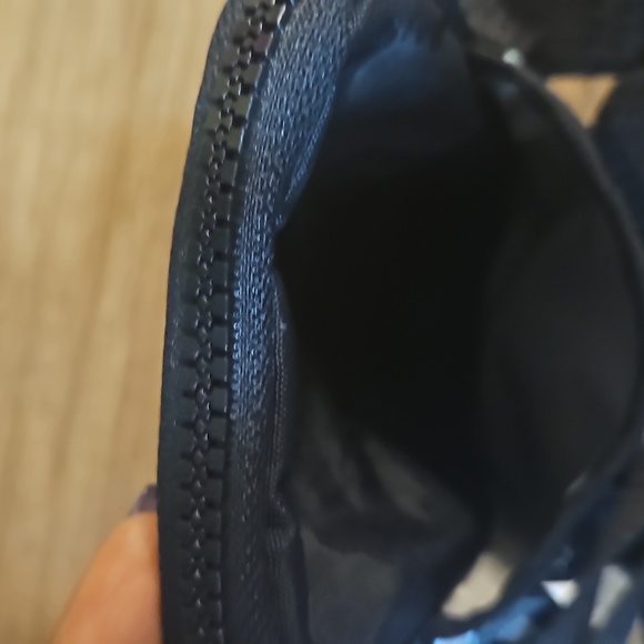 Kipling Small Crossbody Purse 👛 - Picture 3 of 6